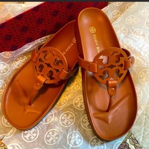 NIB Tory Burch Miller Cloud Calf Leather Sandals in Aged Camello Color Size 8.5